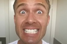 60 Second Ritual Rebuilds Your Teeth and Gums (Watch)