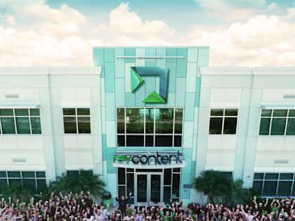 Το δίκτυο διαφημίσεων απαγορεύει το σεξουαλικό άσεμνο περιεχόμενο