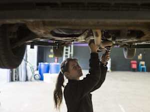 30 Car Myths That Are Total Lies