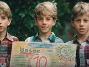 Triplets Take the Same Picture for 33 Years. Don't Cry when You See the Last One