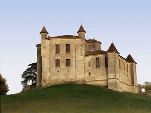 Photos Show How Tough Life in Medieval Castles Was