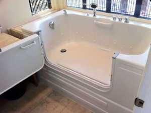 What a Walk-in Tub Should Cost if You're over 65