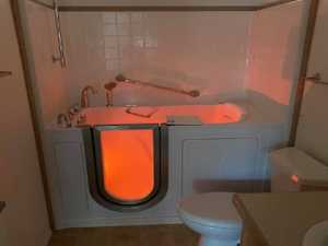 What a Walk-in Tub Should Cost if You're over 65