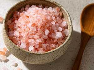 This 4-Ingredient Pink Salt Mix Burns Belly Fat Like Crazy! Try It!