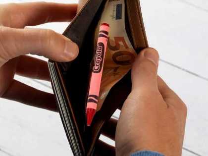 Always Put a Crayon in Your Wallet when Traveling, Here's Why