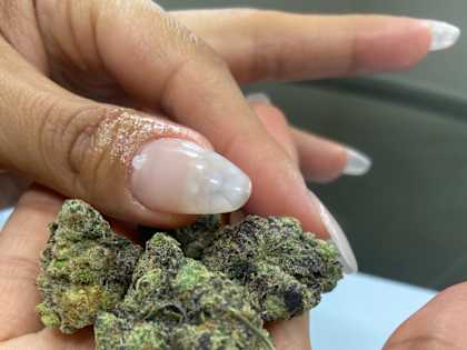 Buying Cannabis Online is Now Legal, and Incredibly Convenient
