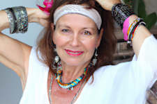Doctors Stunned: 72 Year Old Grandma Clears Her Wrinkles with This Method