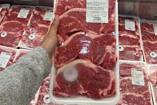 American Shoppers Should Think Twice Before Buying from These 2 Stores