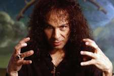 Quiz: Match the Lead Singer to Their Rock Band