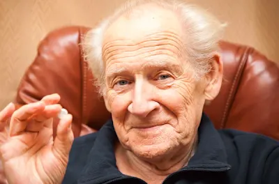 Уролог: многие мужчины с увеличенной простатой не знают об этом простом трюке