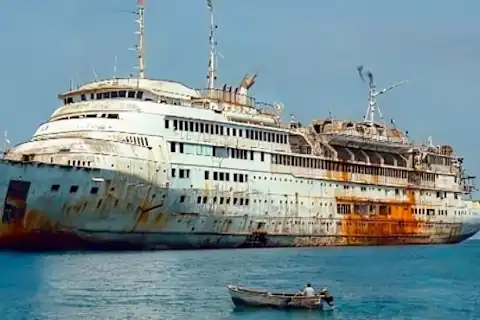 Boat Missing for 20 Years Reappears: What Fishermen Found Inside!